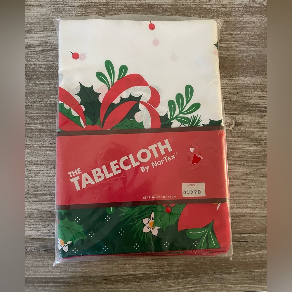 Vintage NorTex Holiday Christmas Tablecloth NEW in package